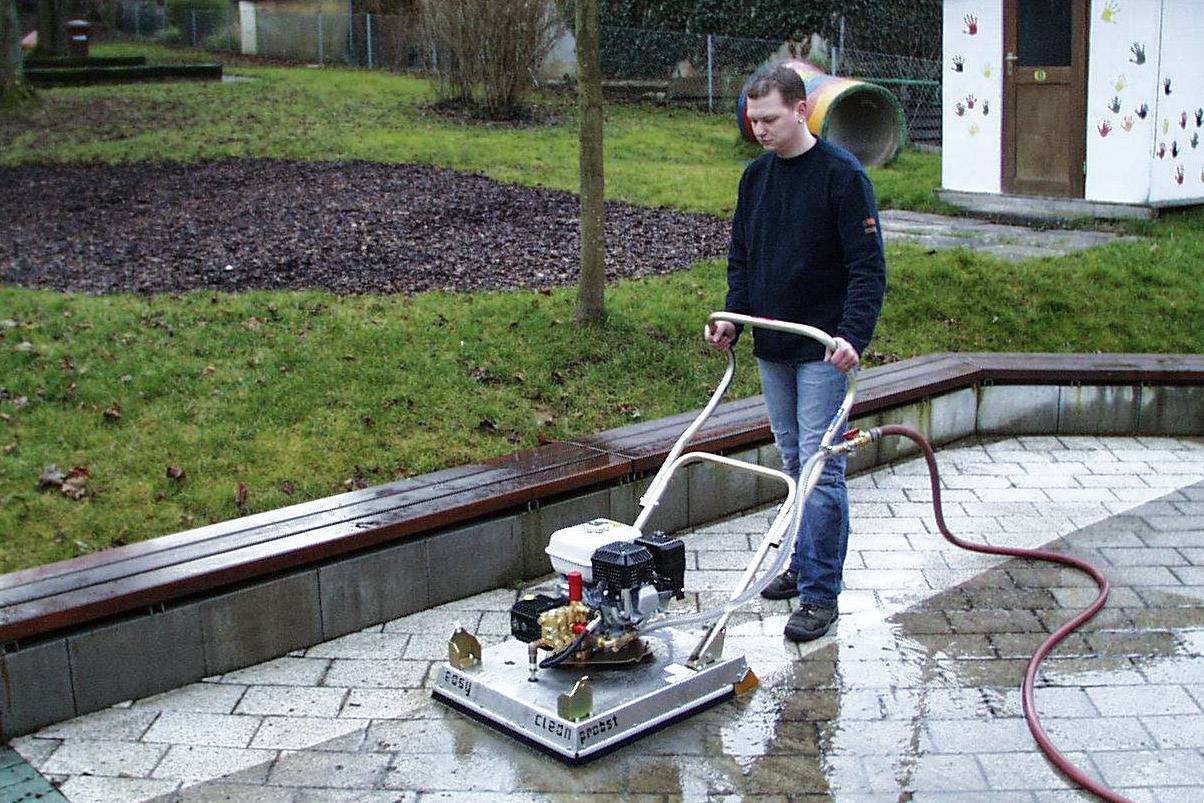 EASYCLEAN EC-14 Paver Cleaning Device
